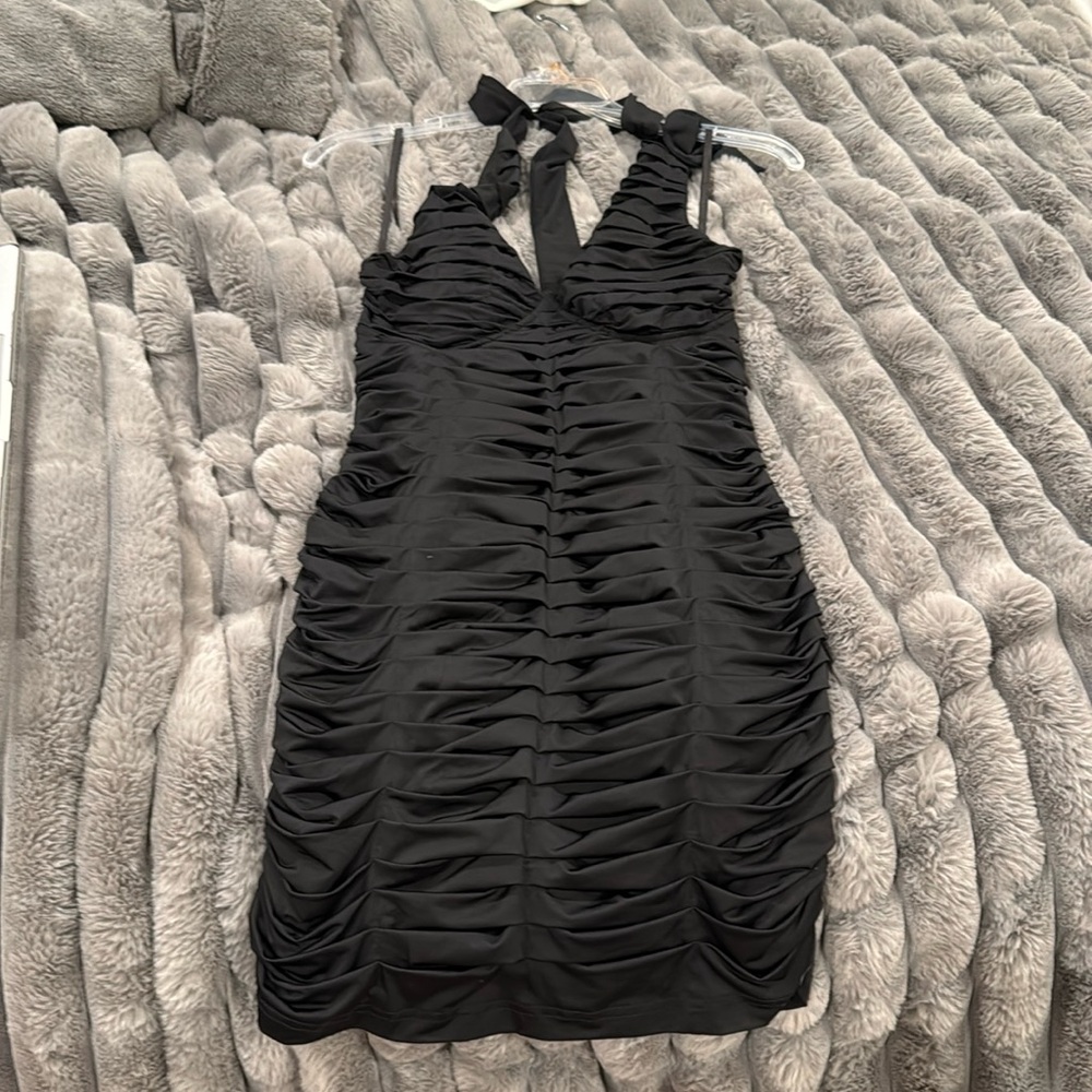 Black Bebe Dress 2BEBE size M barely warn no wear on it halter top